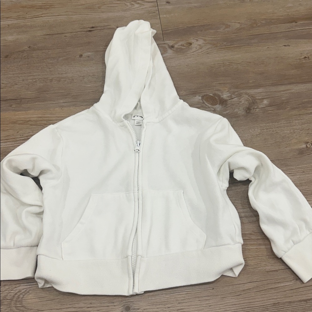 White cozy sweatshirt from target brand art class size small 6/7.